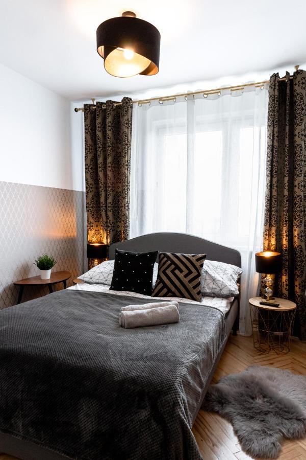 Clicktheflat Conrada Apart Rooms วอร์ซอ ภายนอก รูปภาพ