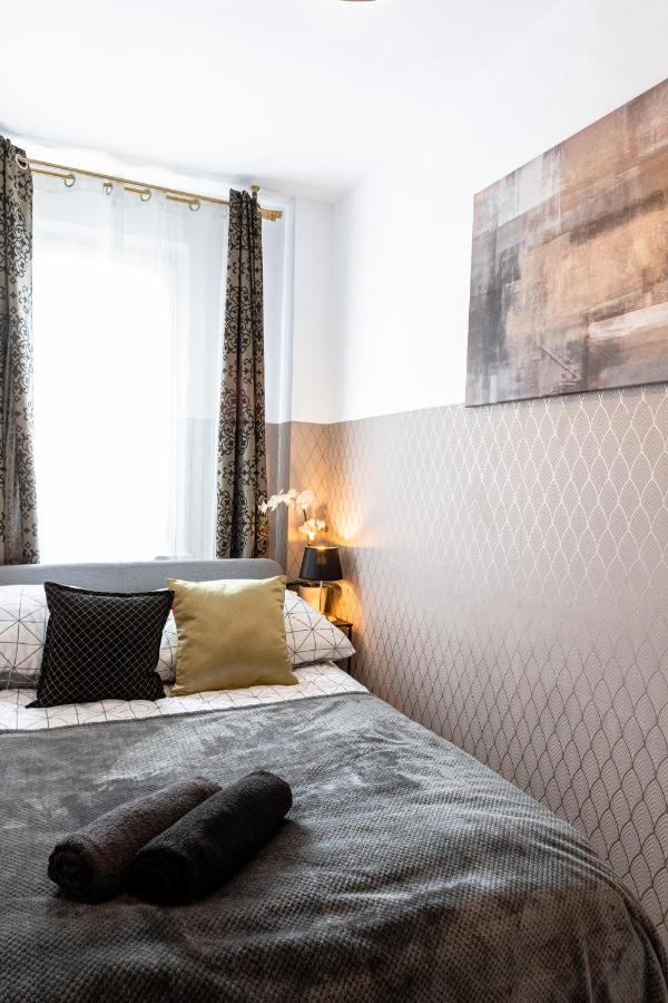 Clicktheflat Conrada Apart Rooms วอร์ซอ ภายนอก รูปภาพ