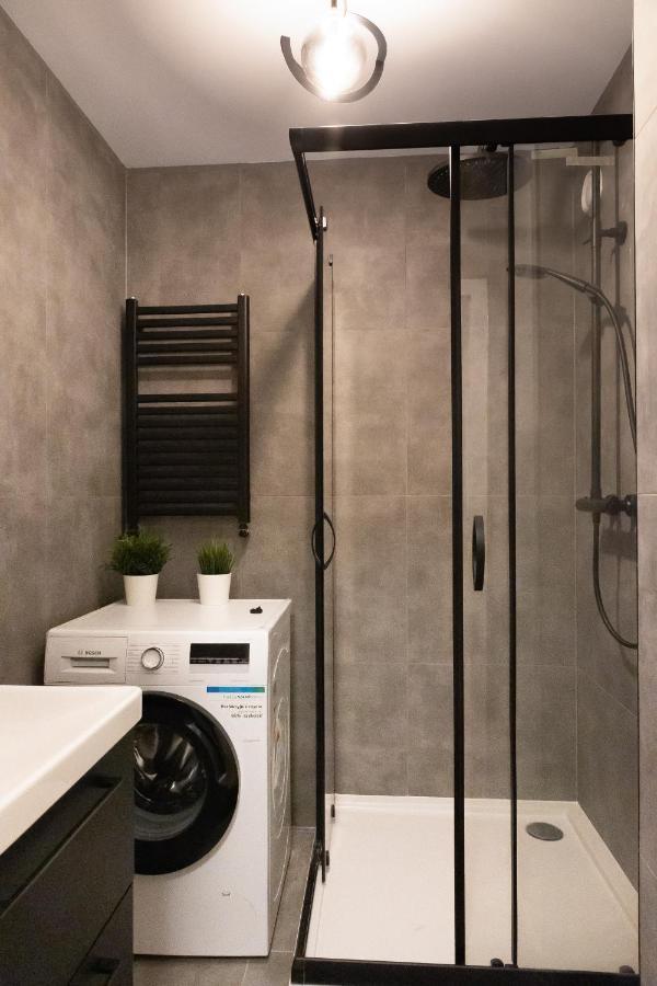 Clicktheflat Conrada Apart Rooms วอร์ซอ ภายนอก รูปภาพ